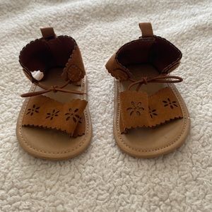 Old Navy Baby Faux-Suede Scallop-Trim Sandals. Color Acacia. 6-12 Months. New.